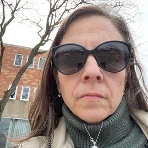 Meet your Posher, Pamela